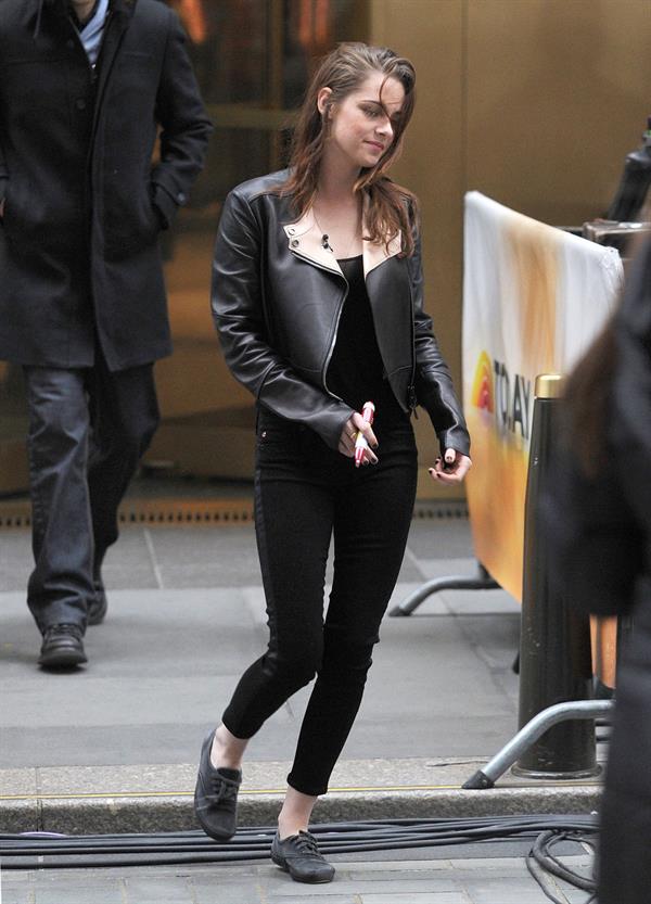 Kristen Stewart at the 'TODAY' show in New York City 11/7/12