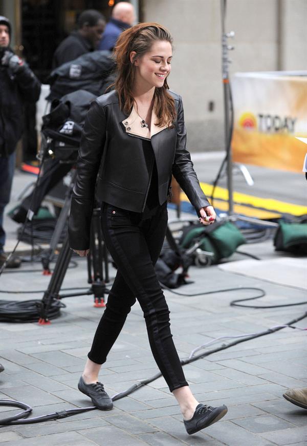 Kristen Stewart at the 'TODAY' show in New York City 11/7/12