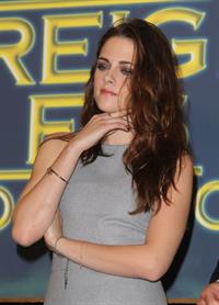 Kristen Stewart at Hollywood Foreign Press Association's Cecil B. Demille Award presentation in Beverly Hills 11/1/12