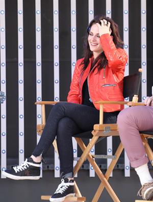 Kristen Stewart - MTV's  Snow White & the Huntsman  Sneak Peek at Universal Citywalk (May 29, 2012)