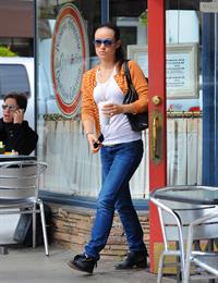 Olivia Wilde leaves LA Conversation with coffee in LA 070411 