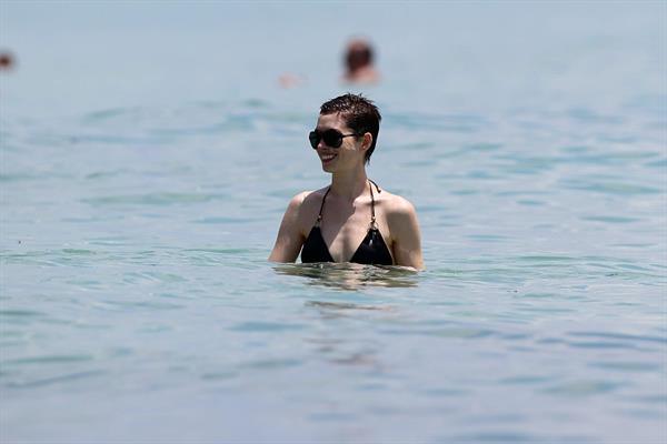 Anne Hathaway on a Beach in Miami 11 05 12 