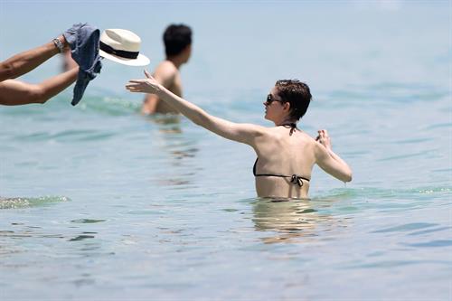 Anne Hathaway on a Beach in Miami 11 05 12 