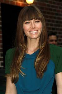 Jessica Biel Arrives for The Late Show With David Letterman in New York City (November 19, 2012) 