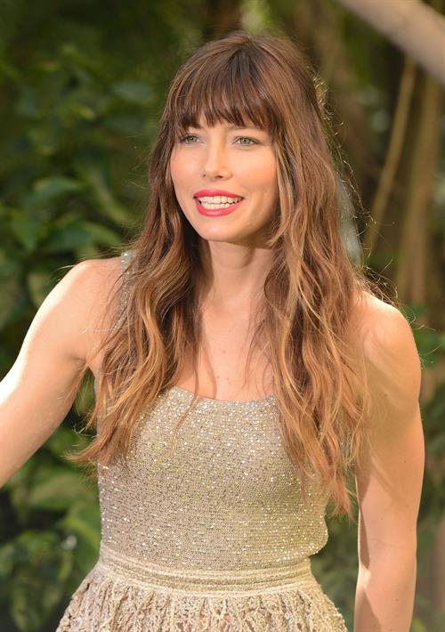 Jessica Biel poses at the Total Recall - Los Angeles Photo Call on July 28, 2012 in Beverly Hills, California