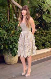 Jessica Biel poses at the Total Recall - Los Angeles Photo Call on July 28, 2012 in Beverly Hills, California