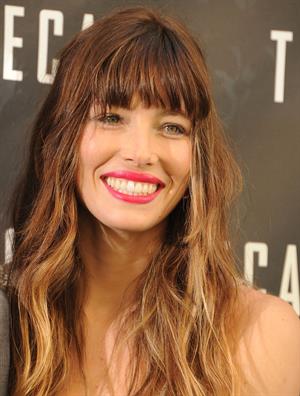 Jessica Biel poses at the Total Recall - Los Angeles Photo Call on July 28, 2012 in Beverly Hills, California