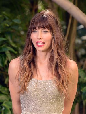 Jessica Biel poses at the Total Recall - Los Angeles Photo Call on July 28, 2012 in Beverly Hills, California