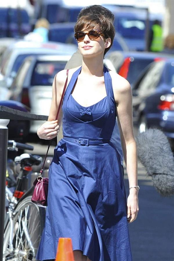 Anne Hathaway set of One Day in Paris August 31, 2013