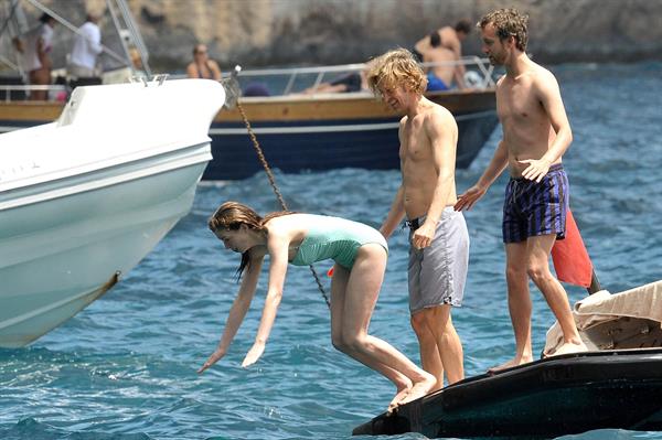 Anne Hathaway on vacation in Italy July 22, 2011 