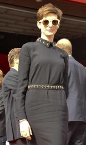 Anne Hathaway attends the Hugh Jackman Hollywood Walk Of Fame Ceremony in Hollywood December 13-2012 