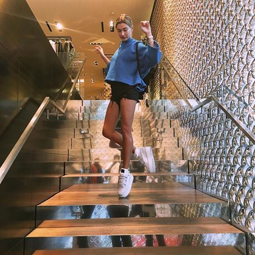Hailey Bieber