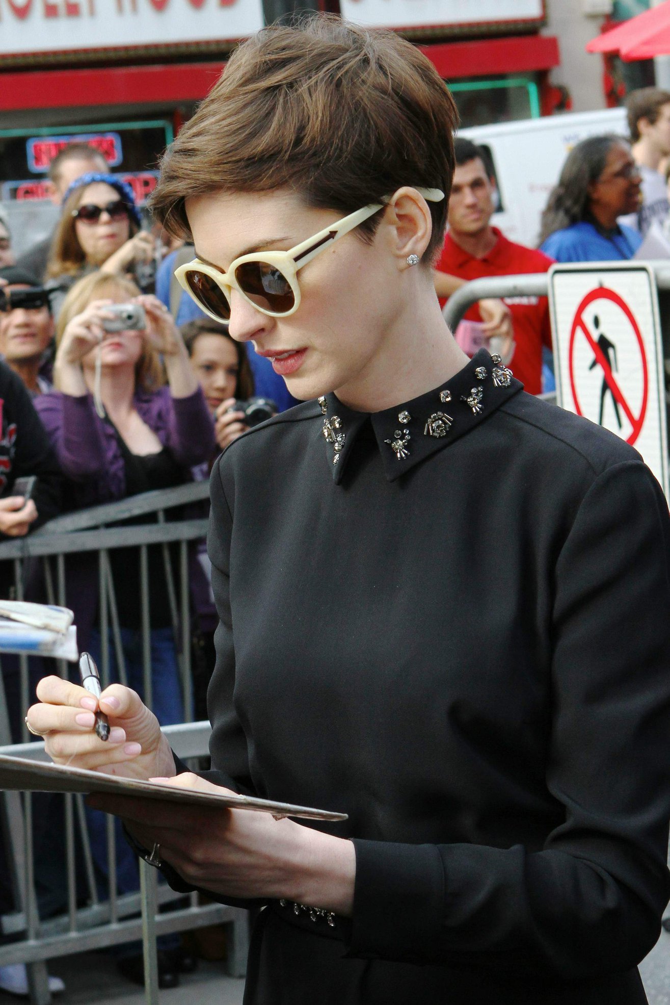 Anne Hathaway attends the Hugh Jackman Hollywood Walk Of Fame Ceremony in Hollywood December 13-2012 