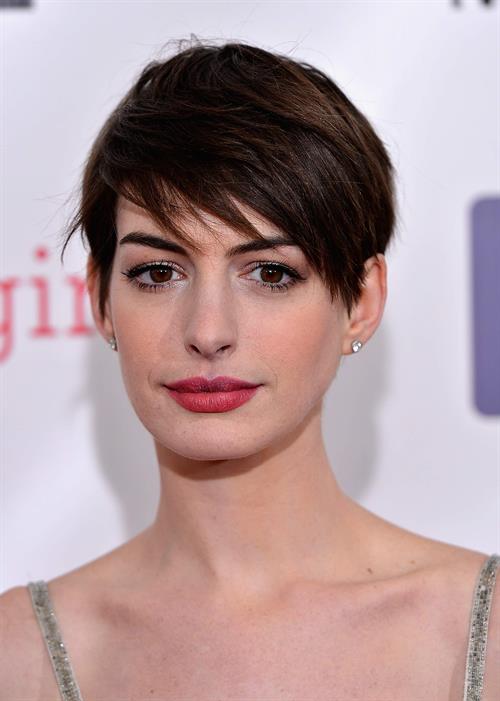 Anne Hathaway attends the Critics' Choice Movie Awards 2013 with Skinnygirl Cocktails at Barkar Hangar