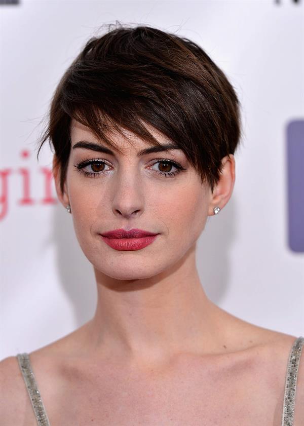 Anne Hathaway attends the Critics' Choice Movie Awards 2013 with Skinnygirl Cocktails at Barkar Hangar