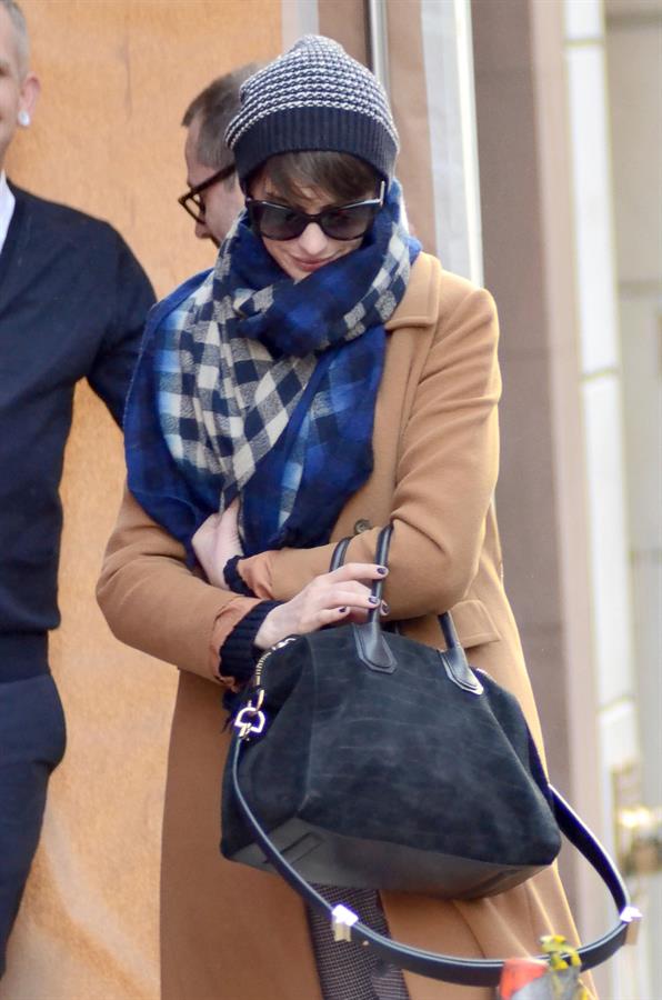 Anne Hathaway shopping on Madison Ave in NYC 1/8/13  