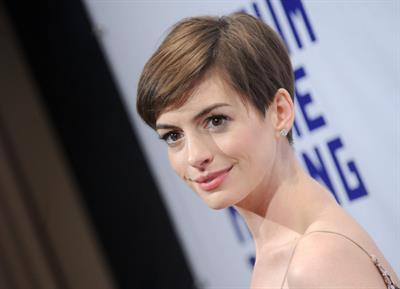 Anne Hathaway Attended the Museum of the Moving Image 27th Annual Black Tie Salute in New York Dec 11, 2012