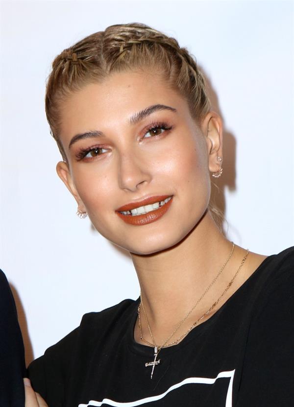 Hailey Bieber