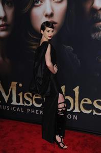 Anne Hathaway Les Miserables NY Premiere December 10-2012 