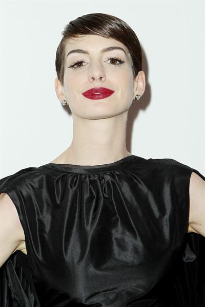 Anne Hathaway Les Miserables NY Premiere December 10-2012 