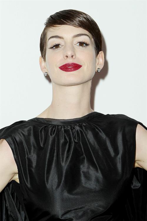 Anne Hathaway Les Miserables NY Premiere December 10-2012 