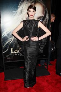 Anne Hathaway Les Miserables NY Premiere December 10-2012 