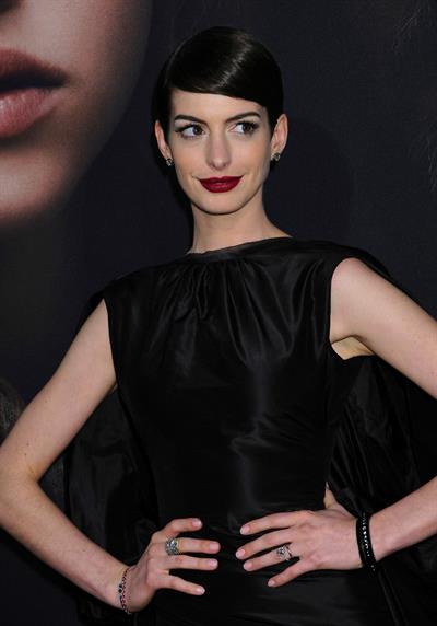 Anne Hathaway Les Miserables NY Premiere December 10-2012 