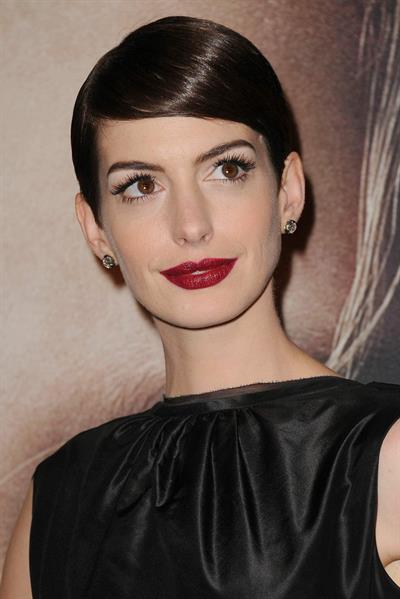 Anne Hathaway Les Miserables NY Premiere December 10-2012 