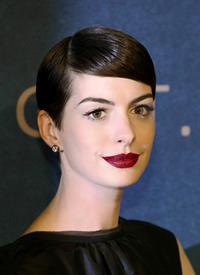 Anne Hathaway Les Miserables NY Premiere December 10-2012 