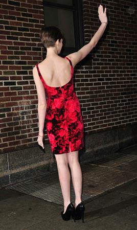 Anne Hathaway outside Ed Sullivan Theater for Letterman December 10-2012 