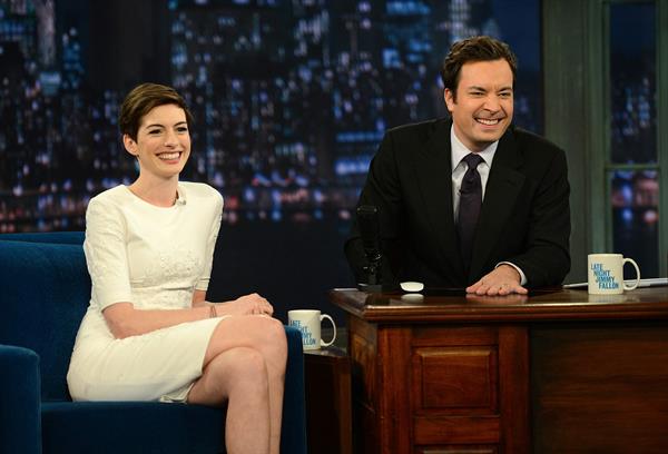 Anne Hathaway Late Night With Jimmy Fallon in New York December 11, 2012 