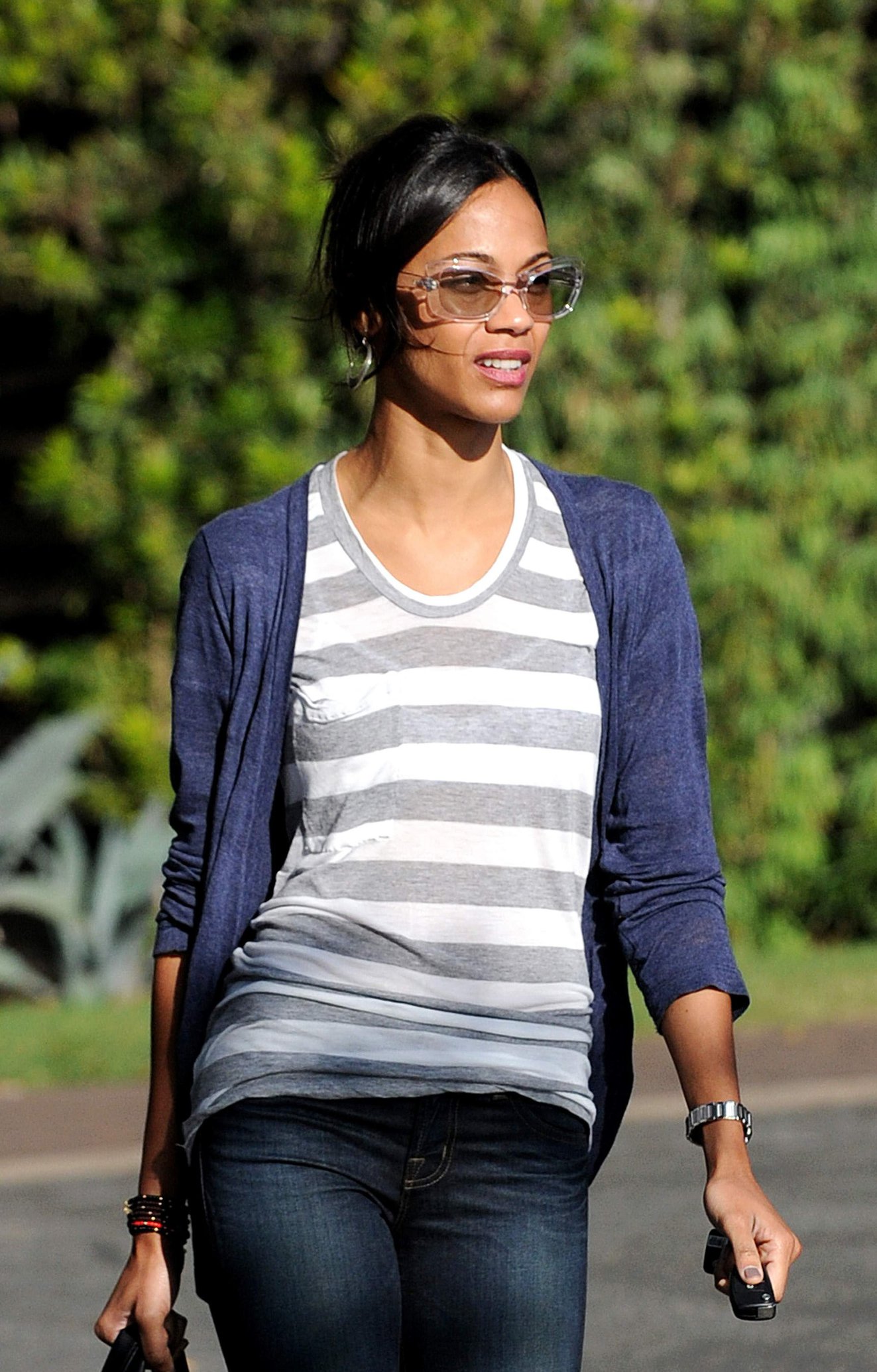 Zoe Saldana stops by the L.A. Mart
