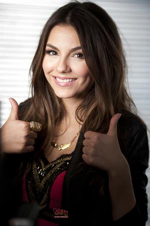 Victoria Justice fst 'Freak the Freak Out' music video set stills 2010 