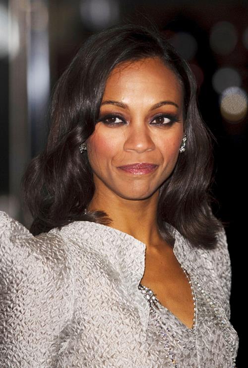 Zoe Saldana at  Avatar  World Premiere in London 10-12-2009