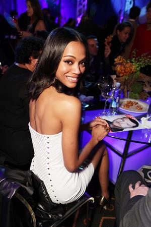 Zoe Saldana ''Avatar'' Premiere in Los Angeles December 16, 2009   