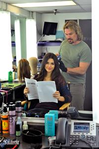 Victoria Justice Victorious Season 3 Episode 1 'A Christmas Tori' stills