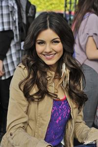Victoria Justice Victorious Season 3-Episode 8 'April Fools' Blank' stills 
