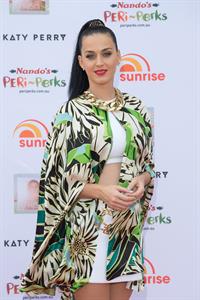 Katy Perry – “Sunrise” performance in Sydney 10/29/13