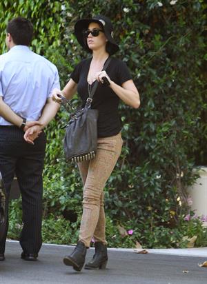Katy Perry Katy being dropped off at her apartment in Los Angeles by John Mayer 