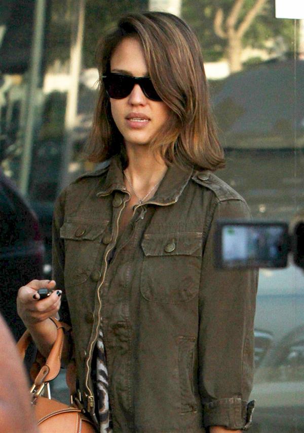 Jessica Alba at Bel Bambini in West Hollywood January 19, 2011 