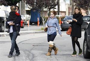 Jessica Alba shopping in Beverly Hills California on March 25, 2011 