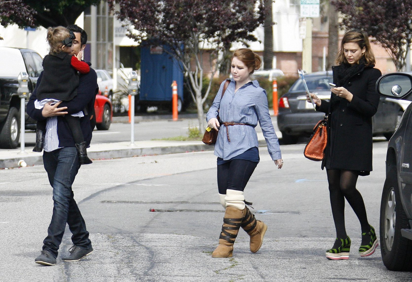 Jessica Alba shopping in Beverly Hills California on March 25, 2011 