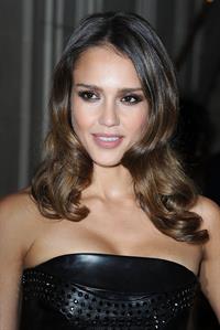 Jessica Alba Versace Fashion Show in Paris 01-07-12