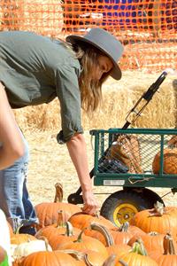 Jessica Alba – at Mr Bones Pumpkin Patch 10/12/13  