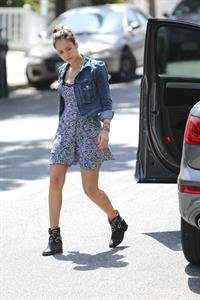 Jessica Alba heads to a private home in Santa Monica on May 31, 2013