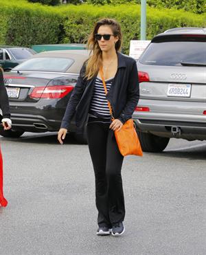 Jessica Alba - Running errands in Los Angeles (16.05.2013) 