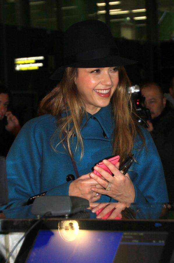 Jessica Alba arrives at Charles de Gaulle Airport in Paris 3/1/13 