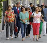 Eva Longoria Goes shoe shopping in Beverly Hills (May 23, 2013) 