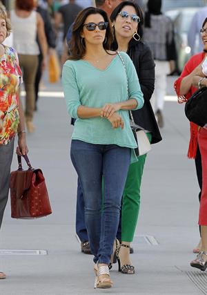Eva Longoria Goes shoe shopping in Beverly Hills (May 23, 2013) 