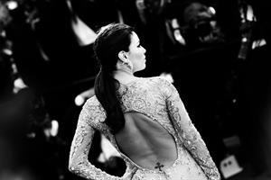 Eva Longoria in a Versace dress at the premiere of Le Passe in Cannes (17.05.2013) 